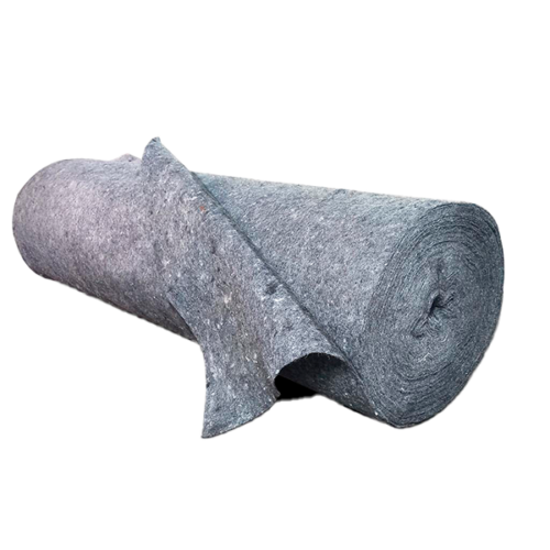 Rolo de manta geotêxtil cinza, utilizado para drenagem, filtragem e reforço em obras de construção civil e jardinagem.