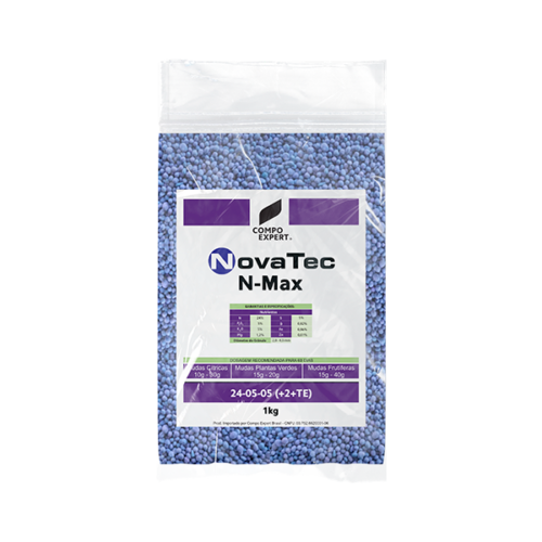 Embalagem de 1kg do fertilizante NovaTec N-Max 24-05-05 da COMPO EXPERT, com alta concentração de nitrogênio para crescimento vigoroso das plantas.