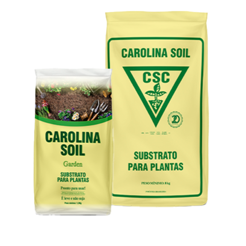 Pacotes de substrato para plantas Carolina Soil, embalagens de 1,5kg e 8kg, ideais para jardinagem e cultivo.