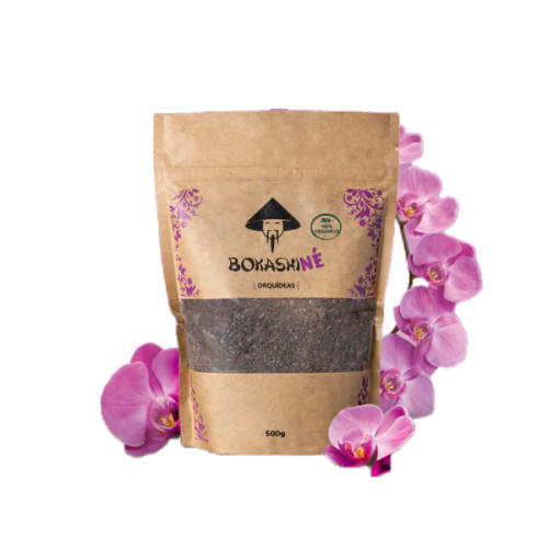 Embalagem de 500g do adubo orgânico Bokashi Né, formulado para o cultivo saudável de orquídeas.