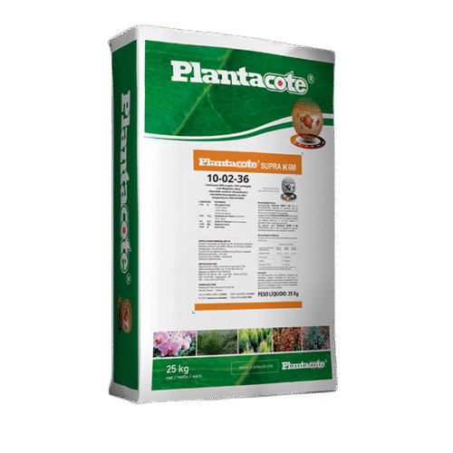Saco de 25 kg do fertilizante Plantacote SUPRA K 6M 10-02-36 com alta concentração de potássio.